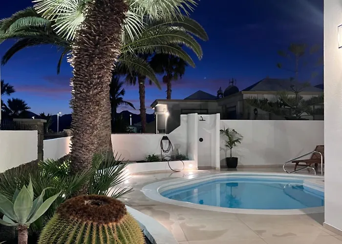 فيلة La Favorita بويرتو ذيل كارمين